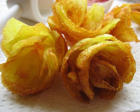 Roses de pommes de terre frites